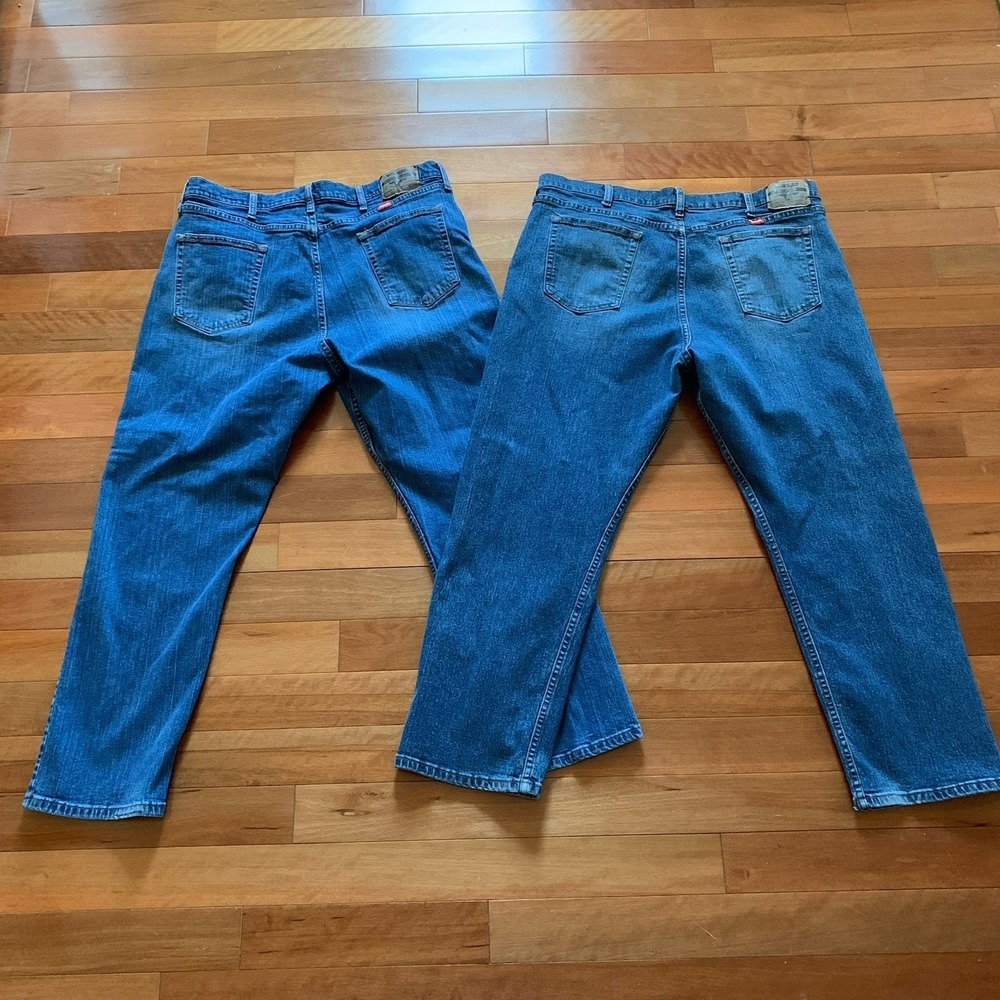 2 Wrangler Jeans Adult 40x29‎ STRETCH Blue Denim Relaxed Fit 2 Pairs